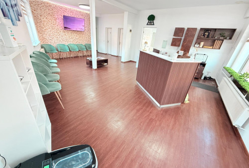 Cabinet stomatologic Arad, implanturi si tratamente stomatologice - Clinica Dr. Aymen - Dentist Arad / Cabinet stomatologic Arad