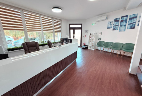 Cabinet stomatologic Arad, implanturi si tratamente stomatologice - Clinica Dr. Aymen - Dentist Arad / Cabinet stomatologic Arad