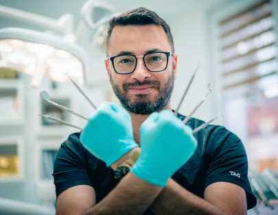Dr. Aymen Arad - Frica de dentist – cum o învingem și de ce contează să alegi un medic stomatolog empatic în Arad