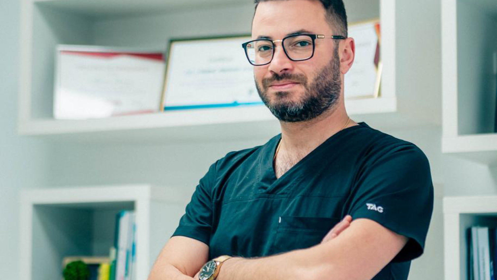 Dr. Aymen Arad - Cum alegi un medic dentist bun în Arad – 6 întrebări esențiale