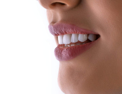 Dr. Aymen Arad - Cât durează tratamentul cu implant dentar?