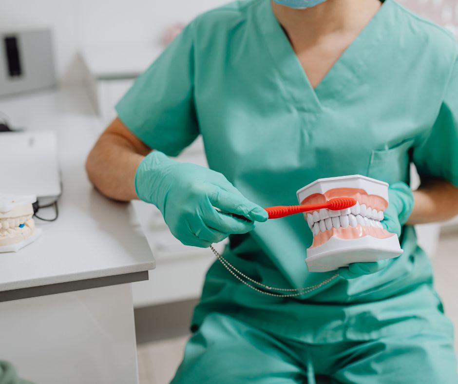 Avantajele unui control stomatologic periodic – de ce să mergi la dentist de 2 ori pe an